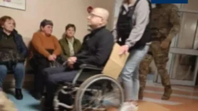 Grzesiok - Pamiętacie jak moherowy elektorat siedział w kolejce, a prześladowany prze...