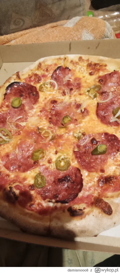 damianooo8 - #pizza #fastfood #jedzenie

Pizza z nowo otwartej pizzerii. Ogólnie smac...