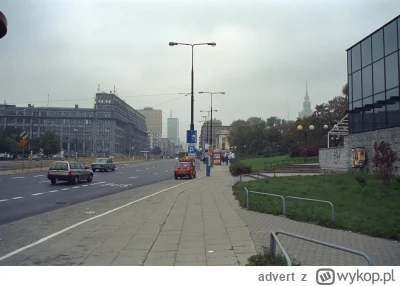 advert - POV: zasiedziałeś się w #luzztro tak długo że zagięła się czasoprzestrzeń i ...