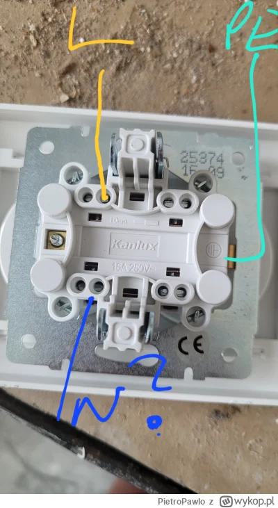 PietroPawlo - @gorzki99: tak podwójne, dobra bo jest obrócone zdjęcie, my bad ochronn...