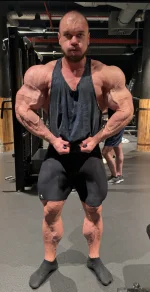 Lewusx - Wchodzę w etap gdzie forma poprawia się już z dnia na dzień. 

Na zdjęciach ...