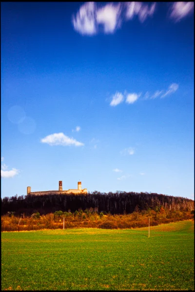 Monochrome_Man - Zamek w Chęcinach – zamek królewski z przełomu XIII i XIV wieku, gór...