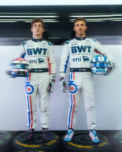 johnkashtan - Świetne kombinezony na rocznicę, marzy mi się malowanie całej renuwy w ...