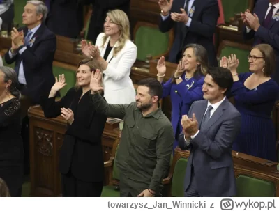 towarzyszJanWinnicki - Brakuje tylko żeby Owsiak dostał owację na stojąco od Zełeński...