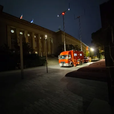 rampaging - Urząd Wojewódzki we Wrocławiu 
Chłopaki siedzą w wozie i pracują
#powodz ...