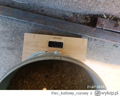 Pieckaflowyrozowy - #cnc #zlomboners 
Jedna z niewielu zalet pracy w #cnc .
Wióry z B...