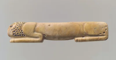 Loskamilos1 - Mały amulet w kształcie leżącego lwa pochodzący z 2900-2700 roku p.n.e....