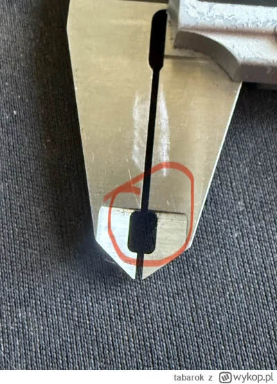 tabarok - Do czego służy to wcięcie w szczękach suwmiarki? #majsterkowanie #kiciochpy...