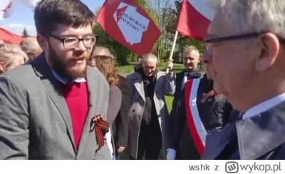 wshk - Towarzysz Arek płaszczy się przed ruskim ambasadorem.
Swoja drogą to na tą tą ...