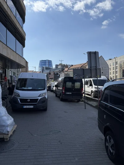 Mightyduda - #wroclaw zaglądamy dzisiaj na Kazimierza wielkiego gdzie jak widać cywil...