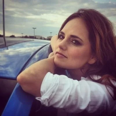 kinson - Gdy widzę Aldonę to płonę
A oczy mam jak oponę
Lecz dobrze o tym wiesz
Że po...