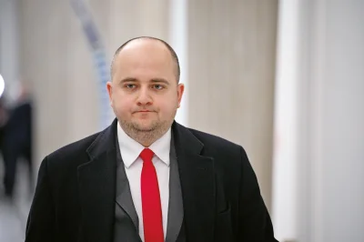 KNU-RZY-SKO - Spuchł coś ostatnio 

#polityka