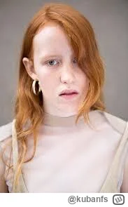 kubanfs - #famemma Wykopki i co teraz fryzura jest d------a? 
Denisa 1.60cm i 50kg wa...