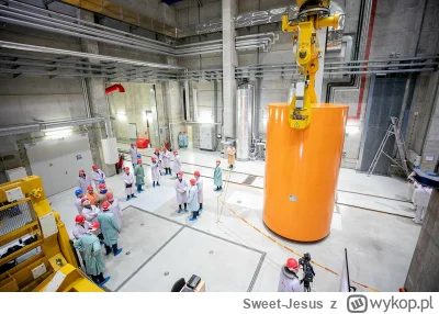 Sweet-Jesus - @pkrr: Wypalone paliwo jądrowe składowane jest w metalowo-betonowych be...