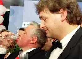 LoginZajetyPrzezKomornika - @ChamskoCytuje: Nic nie przebije największego “ananasa” s...