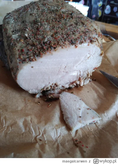 maegalcarwen - Szynka pieczona do chleba. Marynowala się 2 dni w bimbrze, soli, piepr...