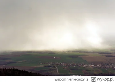 wspomnienieciszy - Widok z wieży widokowej #gory na nadchodzącą chumurę śnieżną. Mam ...
