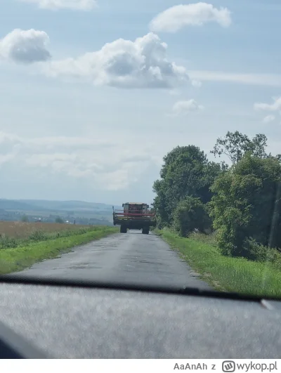 AaAnAh - Zgłosiłbym go, że jedzie z zawieszonym hederem, ale boję się, że dostanę man...
