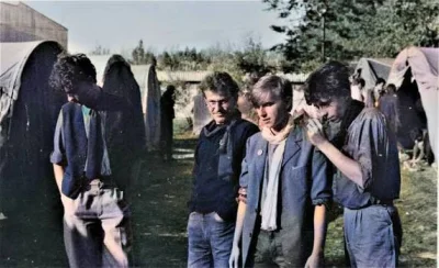 Lardor - „Znowu wierzymy, tylko fałsz da nam moc
Znowu wątpimy, uciec chcąc"

Dom Mod...