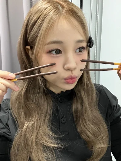 XKHYCCB2dX - #koreanka #jihan #weeekly