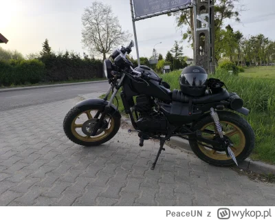 PeaceUN - #125cc 
W oczekiwaniu na otwarcie stacji diagnostycznej. Mówię wam - emocje...