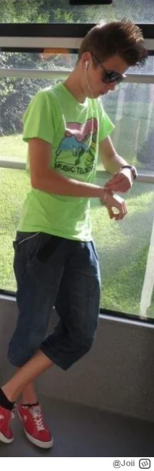 Joii - Ten gangster łapie twoją dupeczke za poślady - co robisz?

#famemma