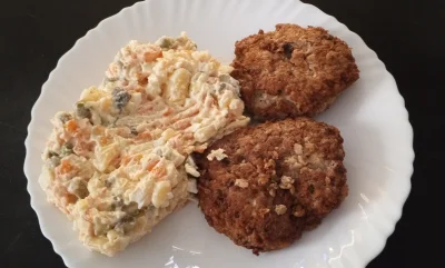 PiersKurczaka - Spożywam owoce wczorajszej pracy

Kuuuuurła elegancko wyszło, sałatka...