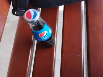 Ca_millo - Kto wymyślił, że Pepsi we szkle jest na kapsel otwierany, a nie odkręcany....