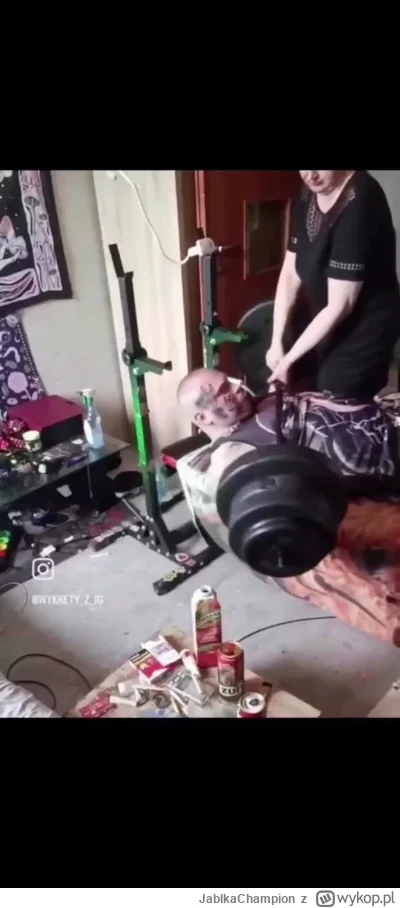 JablkaChampion - #sebcel
Zachował się film z podejścia mentora pod 105kg na ławce