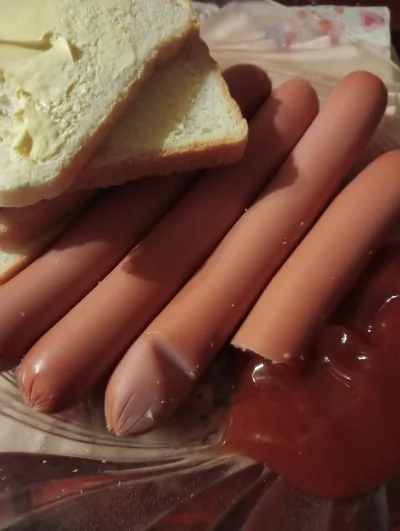 Anonim5 - #przegryw kolacja chuopska #jedzzwykopem #parowki