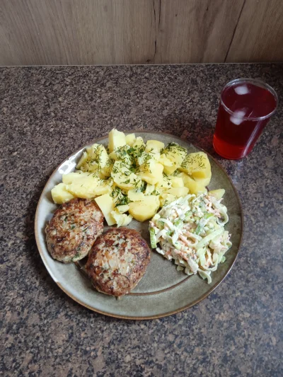 toodrunktofuck - Mielone z kurkami i chlebem żytnim zamiast bułki, surówka z pora, zi...