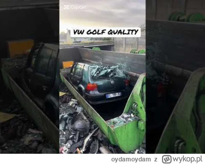 oydamoydam - Na filmiku widać, jak zgniatarka na złomowisku niszczy starego Volkswage...