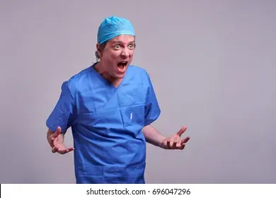 I.....s - Słuchajcie, wszyscy mówią że niby lekarz tak mało zarabia a patrzcie na to:...