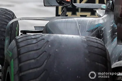 JednaRenkaJedenKaleka - Kiedyś to były opony, nie to co teraz 
#f1