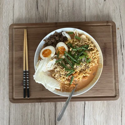 WielkiPowrut88 - Ramen typu chłopskiego 
#ramen #jedzzwykopem #gotujzwykopem #foodpor...