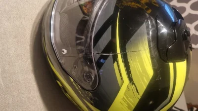 jackpie - Nie wiem, wierzycie w to? W te 70cm? To jakaś podróbka chińska? 
 Kask pękł...