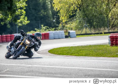 prostynick - >Ostatni raz to chyba jeździłem na motorze z 25 lat temu, u babci na kom...