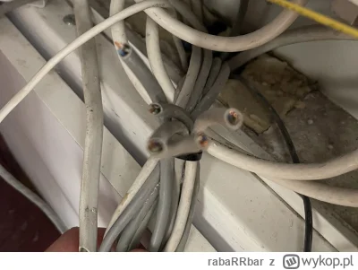 rabaRRbar - Ej Mirki, skąd mam wiedzieć, który kabel idzie do wtyczki? ( ͡° ʖ̯ ͡°) Ze...