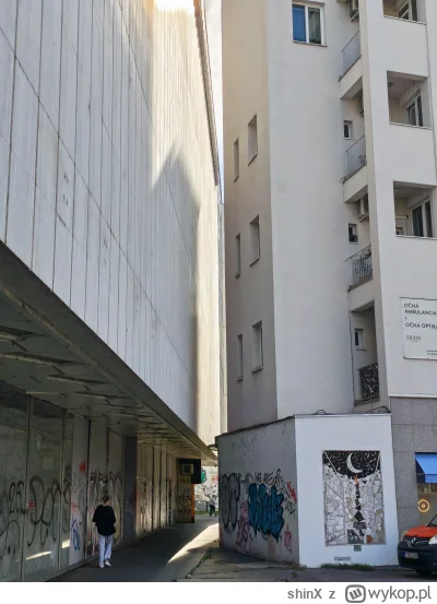 shinX - Byłem niedawno w Bratysławie. Mam teorie że jak Havel tam pojechał się pokaza...