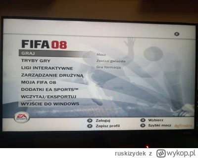 ruskizydek - Właśnie se gram w pierwszą fifę jaką miałem w życiu (｡◕‿‿◕｡)
#mecz #fifa