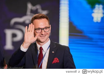 vanvolf - @wredny_bombelek: Tymczasem były minster Buda macha młodym w geście powodze...