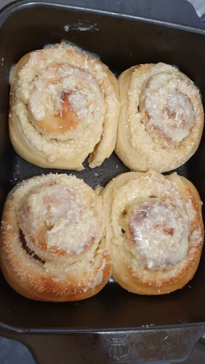 karolciawu - słodkie bułeczki dla męża ❤️ 

@grzeswu (｡◕‿‿◕｡)