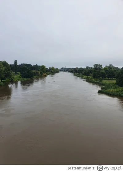 jestemtunew - Wroclaw. Widok na Odre z Kładki Zwierzynieckiej. Niedziela 15:00
#wrocl...