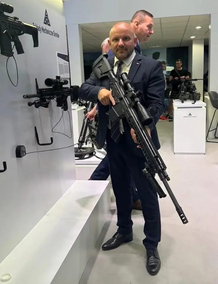 Arnie123 - Czas na naszą tajną b--ń.Commando Pozer