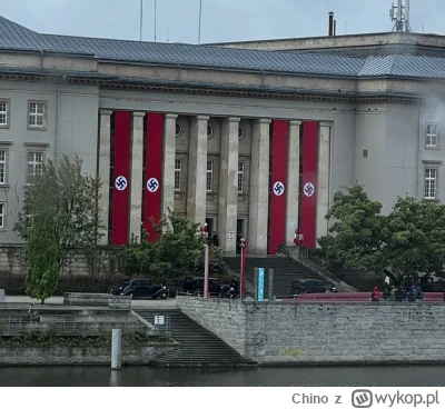 Chino - @MirkoLord: Wystarczy spojrzeć na świat przez brunatne okulary.