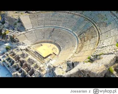 Jossarian - Zwiedzałem kiedyś taki amfiteatr w Efezie i przewodnik podał nam hinta ja...