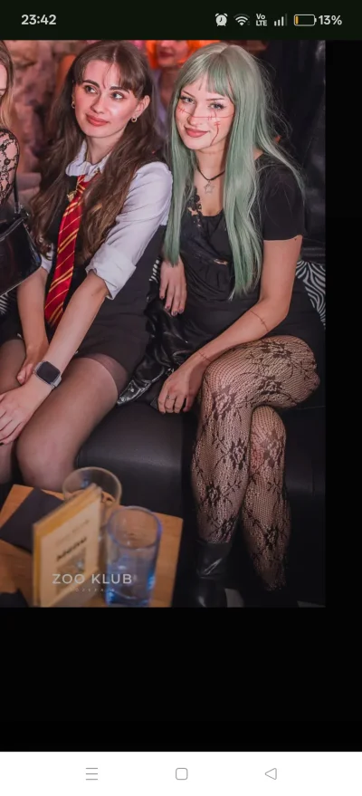 Synco - Ciekawe jak pachną im stupki w tych rajstopach ehhh mogłyby mnie tak zdominow...