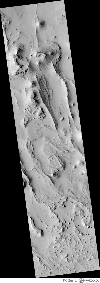 FX_Zus - @kubako: dla porównania tak wyglądają zdjęcia HiRISE z tego samego krateru.....
