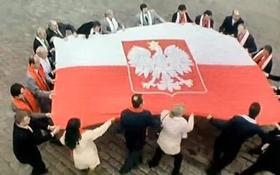 FACTIS - Uśmiechnięci nadal nie mogą pojąć, że ktoś głosuje na wybranego kandydata bo...