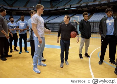 6na10cel - @Sadomason: Czyli twoim zdaniem laski wybrałyby kolesia po prawej?